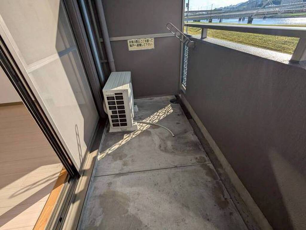 (13/28) バルコニー (13/28) バルコニー