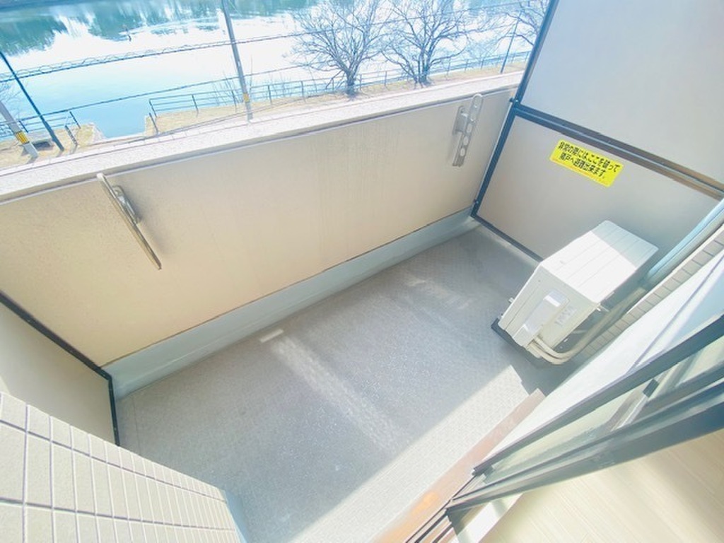 (14/27) バルコニー