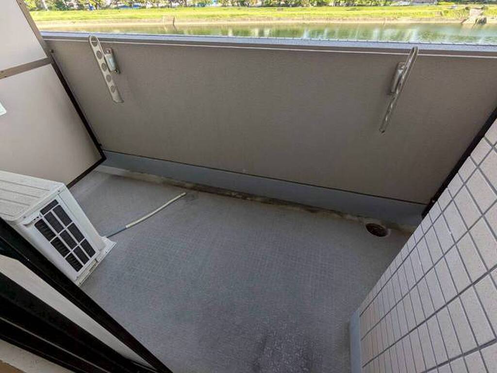 (14/31) バルコニー