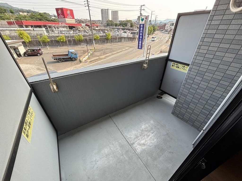 (13/28) バルコニー