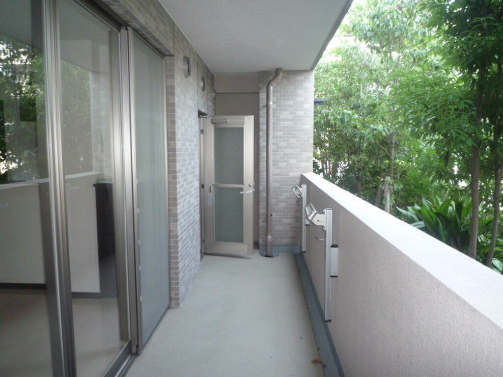 (12/25) バルコニー (12/25) バルコニー