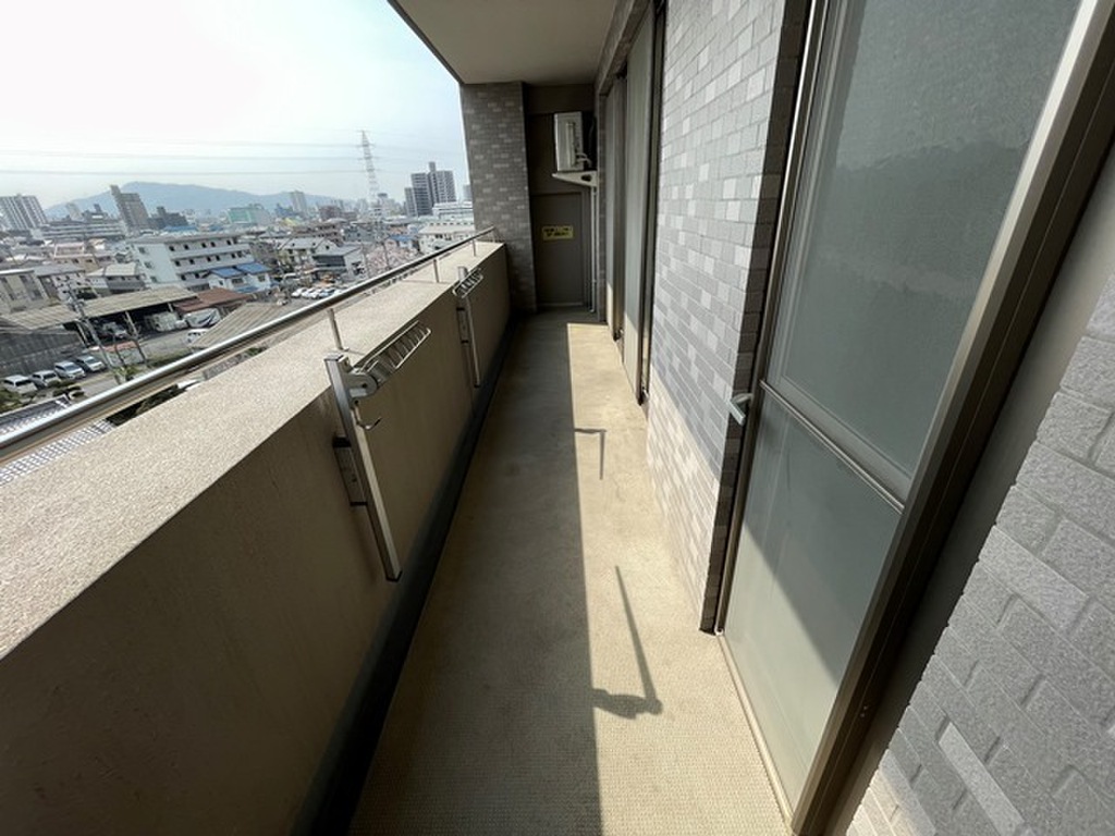 (13/30) バルコニー