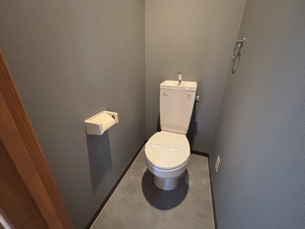 (9/32) トイレ
