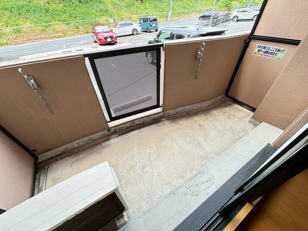 (13/28) バルコニー