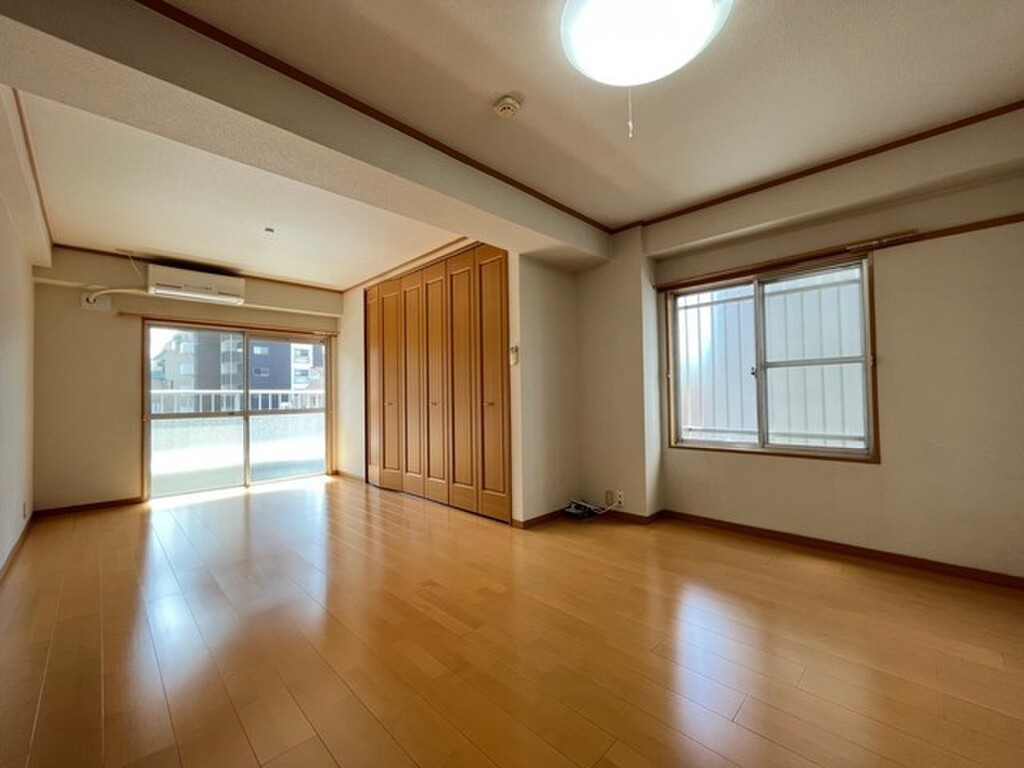 (2/24) 居室・リビング (2/24) 居室・リビング