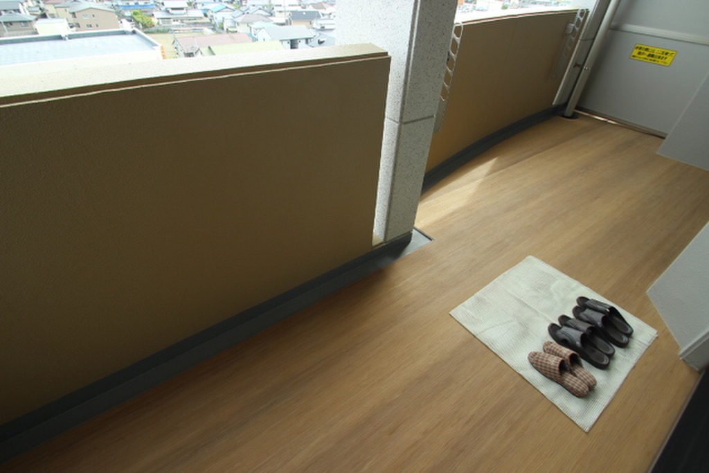 (13/32) バルコニー