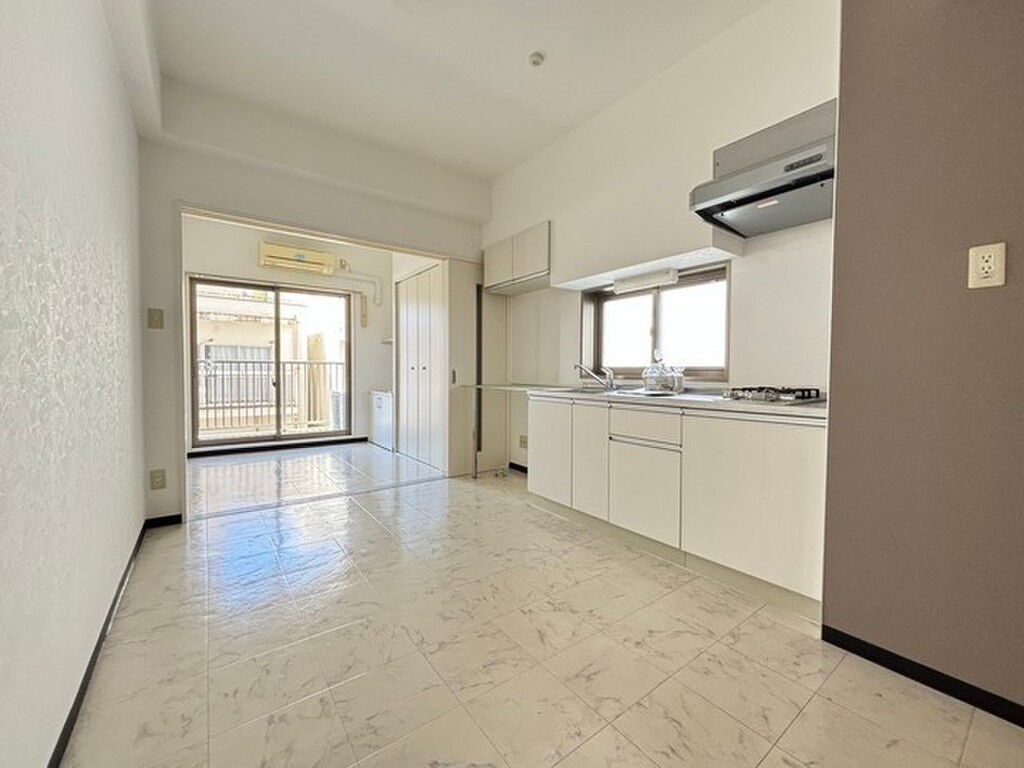 (2/24) 居室・リビング (2/24) 居室・リビング