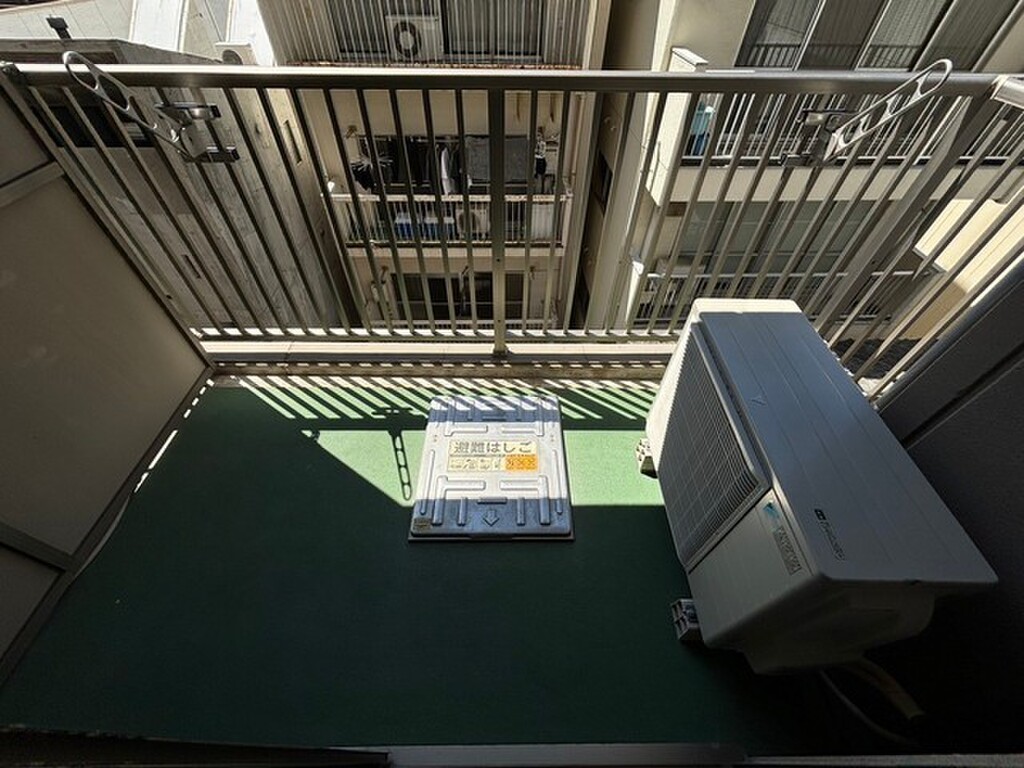 (11/24) バルコニー (11/24) バルコニー