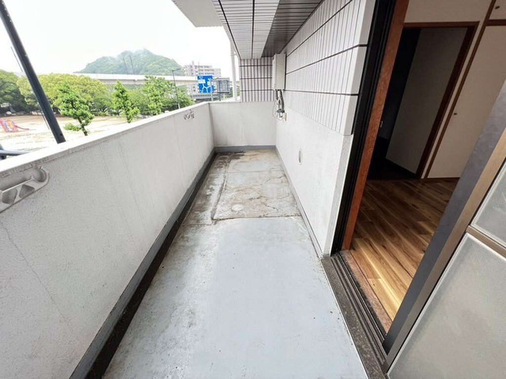 (13/27) バルコニー (13/27) バルコニー