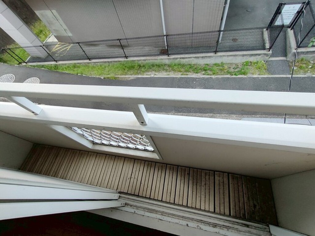 (2/23) バルコニー