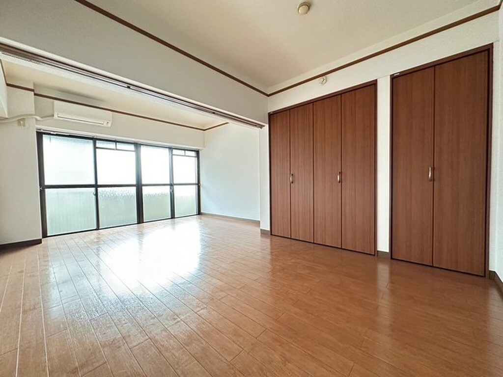 (16/32) 居室・リビング