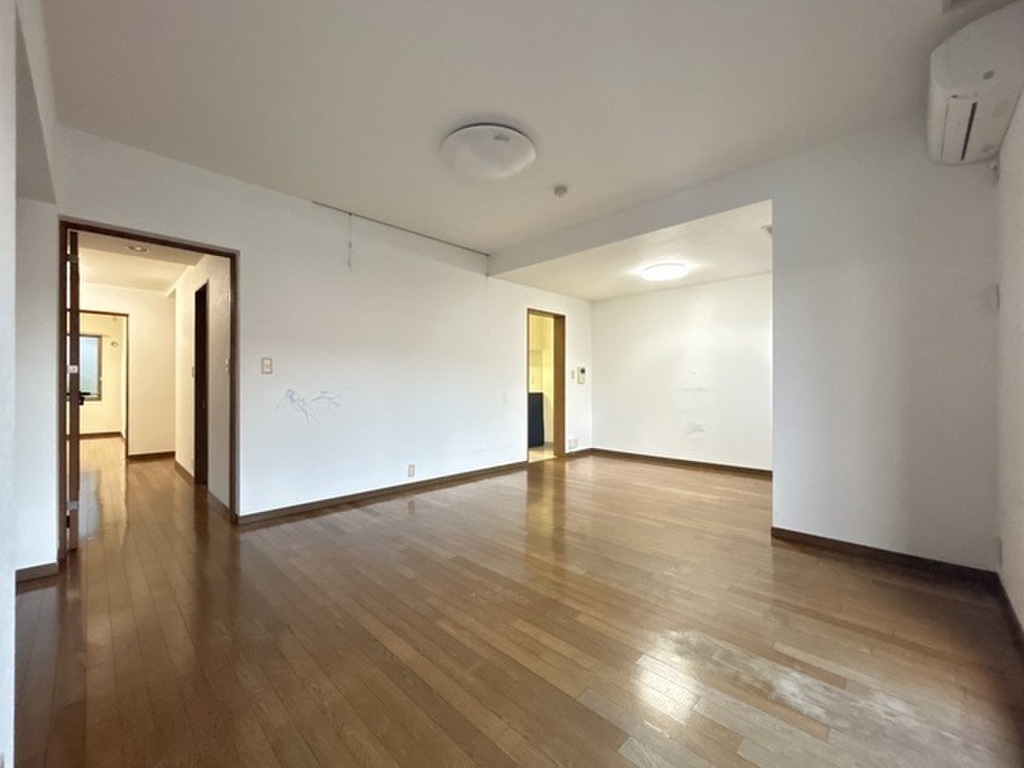 (10/32) 居室・リビング (10/32) 居室・リビング