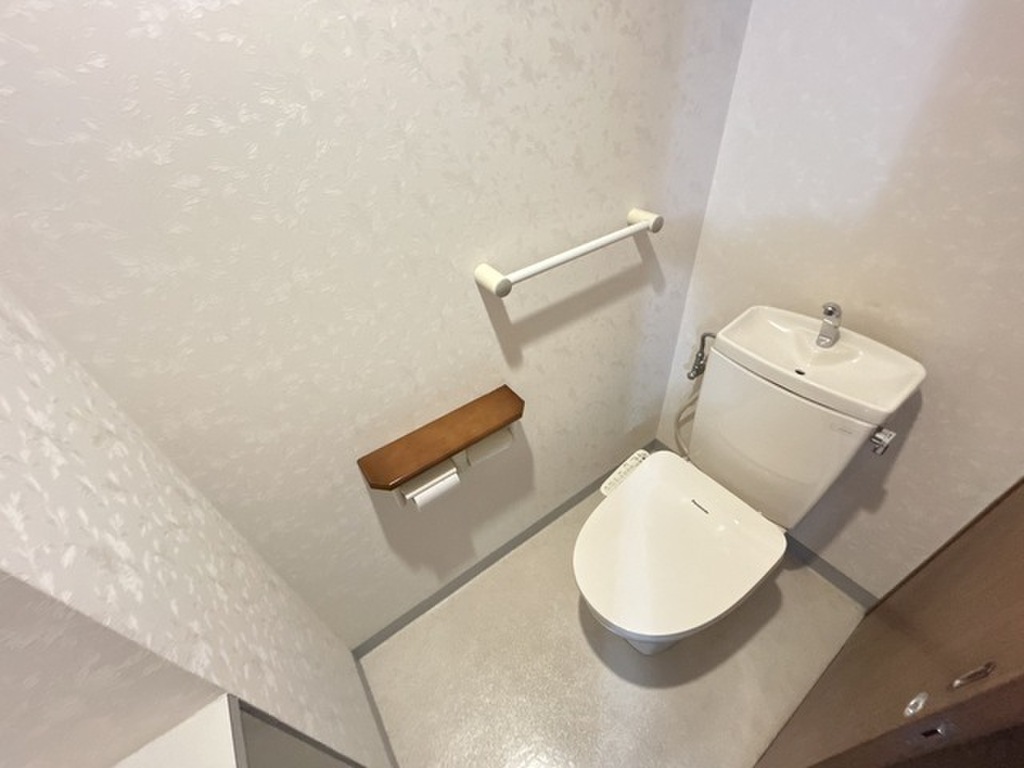 (13/32) トイレ (13/32) トイレ