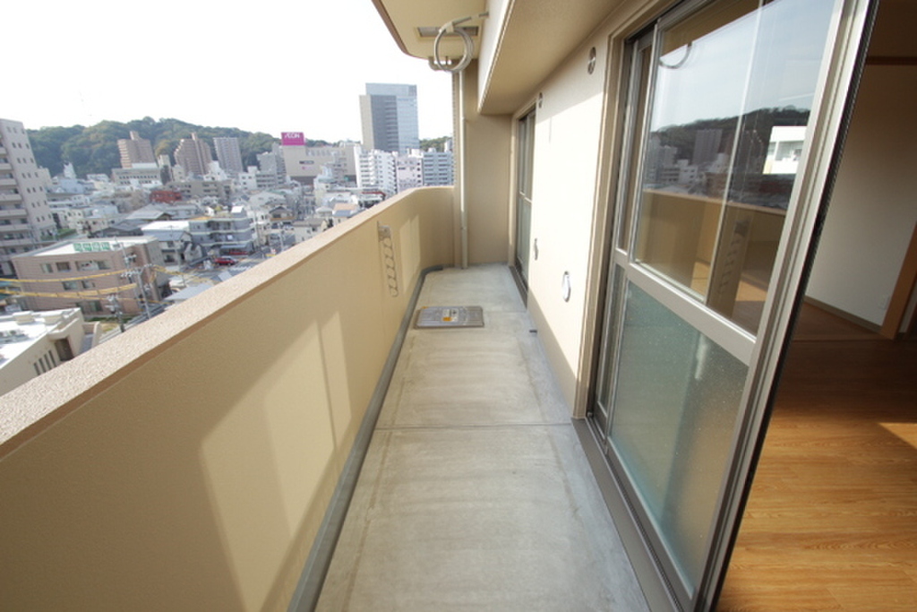 (13/24) バルコニー