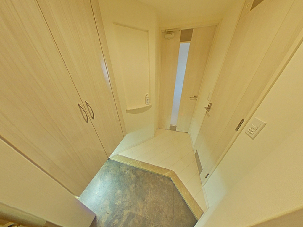 (8/25) 玄関