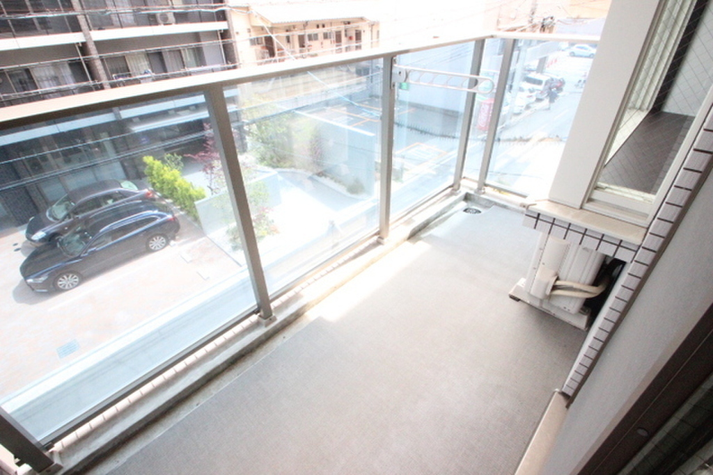 (13/31) バルコニー