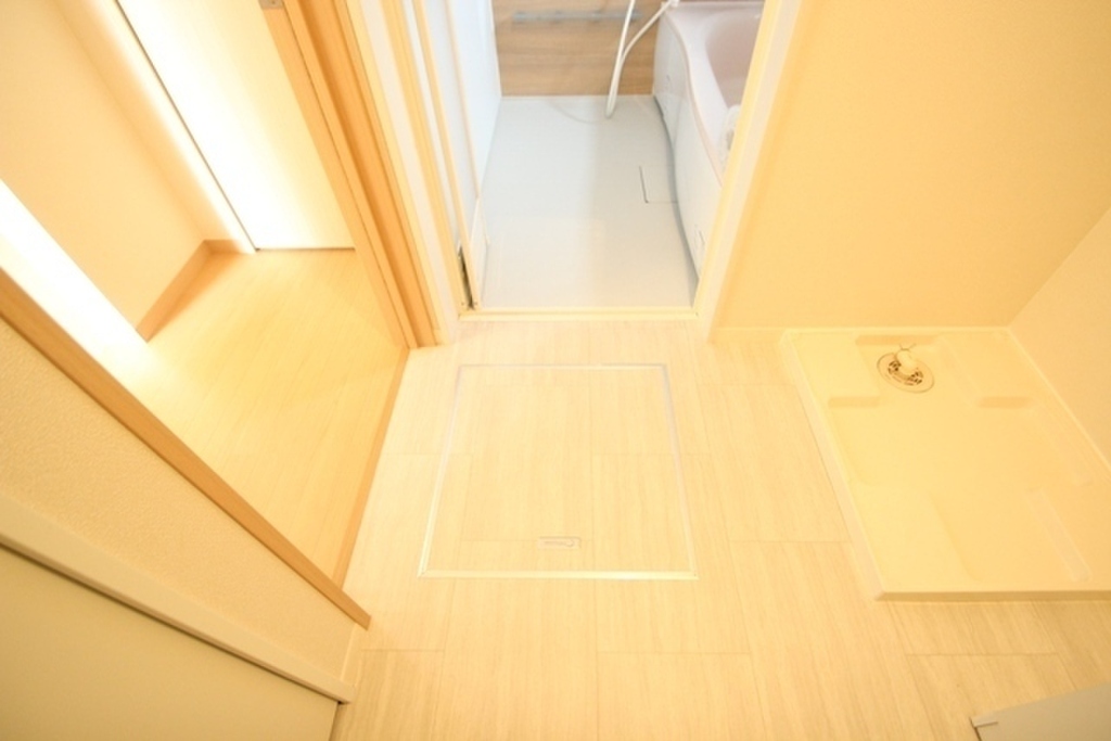 (8/13) 玄関 (8/13) 玄関