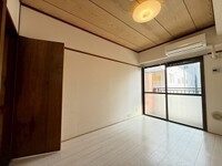 LUCIR十日市