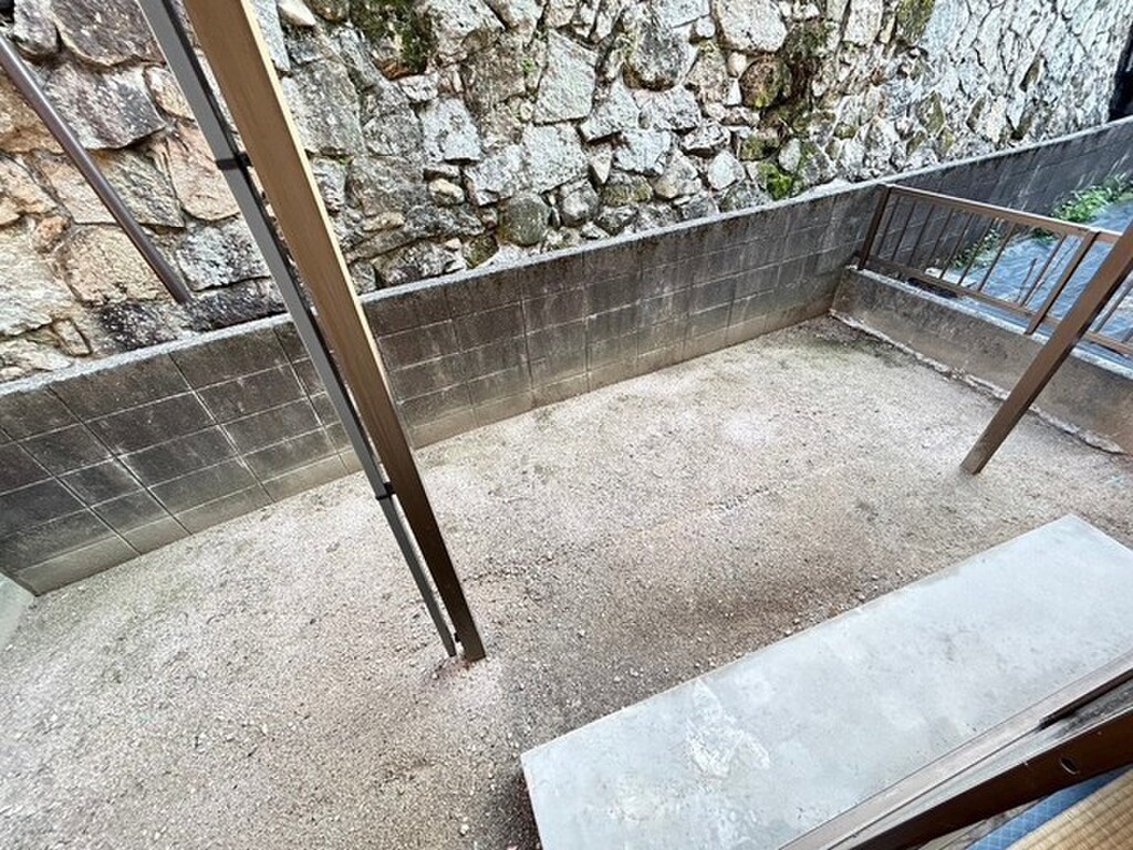 (12/13) 庭 (12/13) 庭