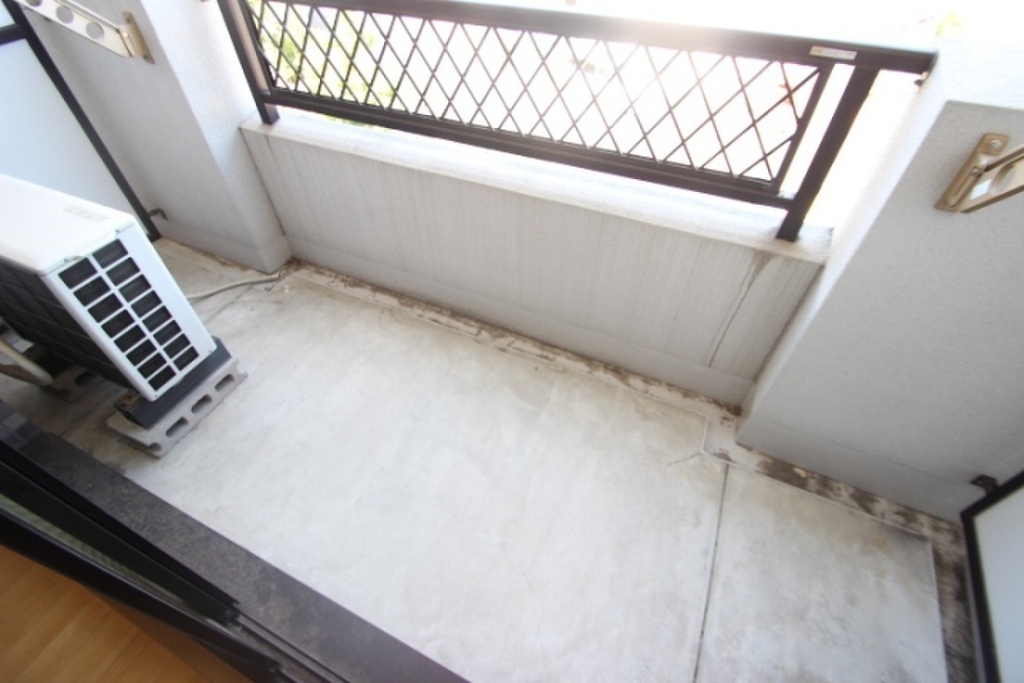 (13/30) バルコニー