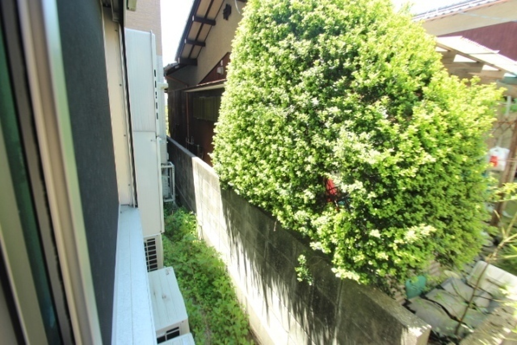 (13/28) バルコニー