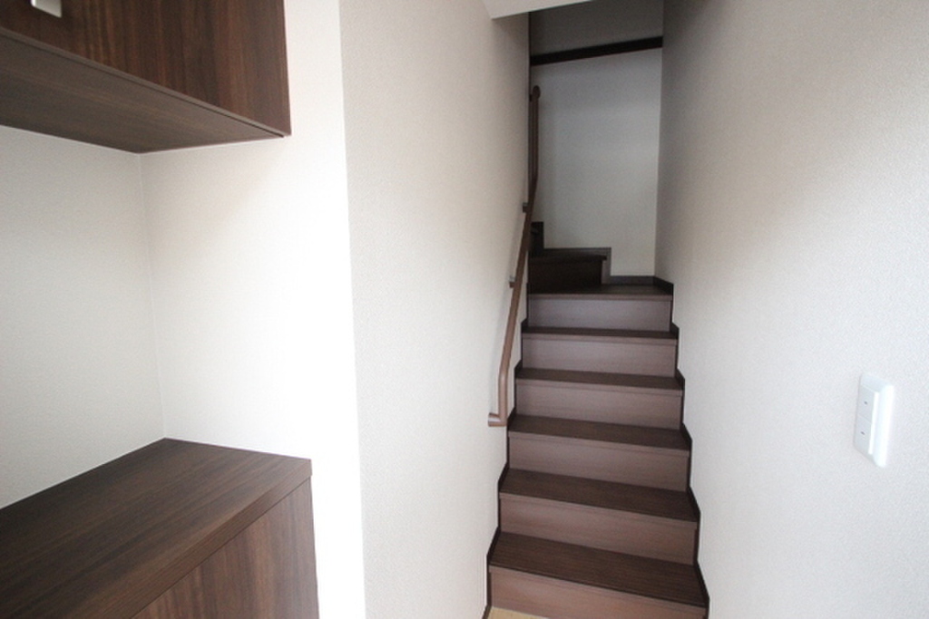 (11/25) 玄関 (11/25) 玄関