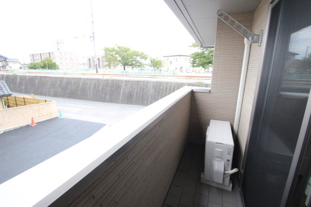 (13/25) バルコニー (13/25) バルコニー