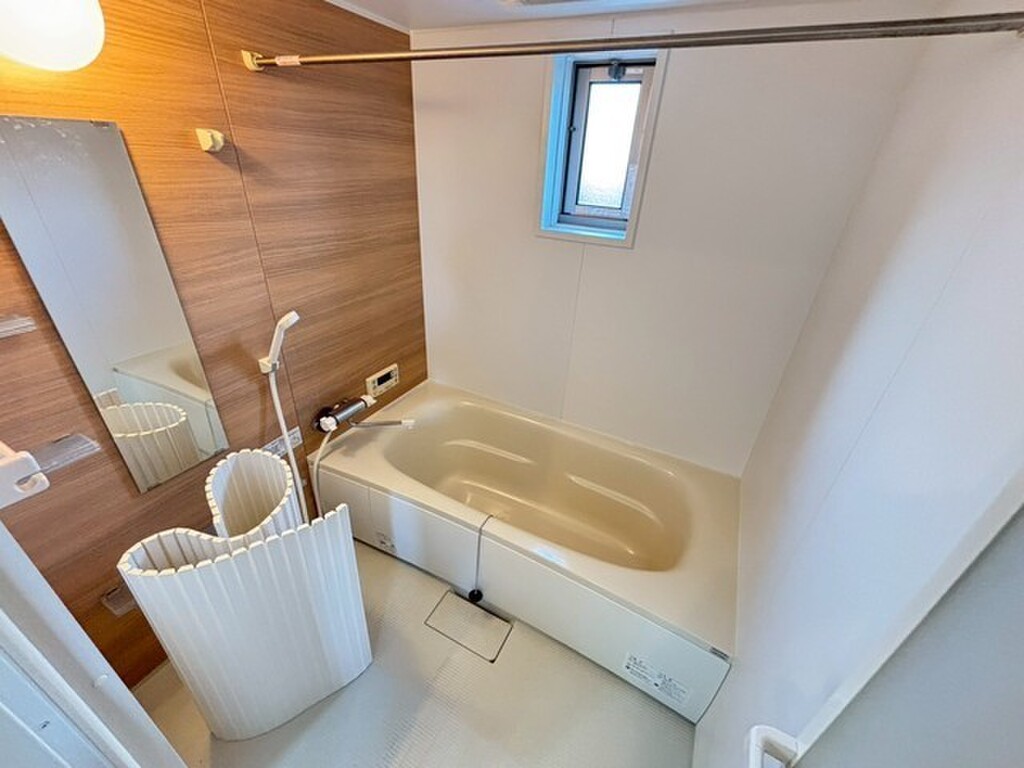 (4/33) バス (4/33) バス