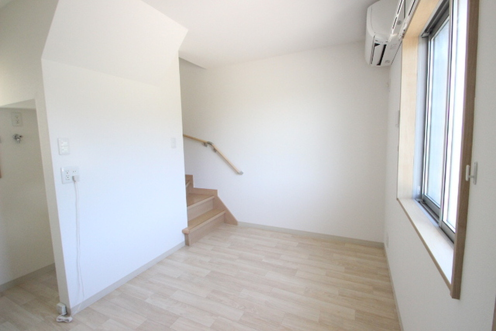 (2/23) 居室・リビング (2/23) 居室・リビング