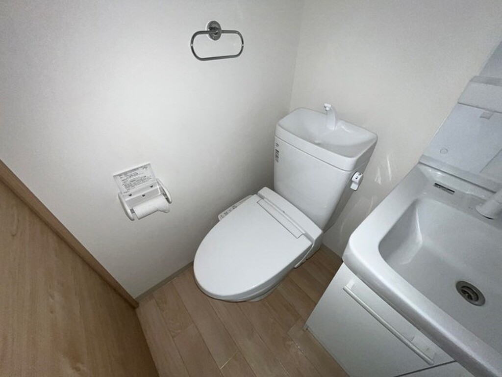 (13/23) トイレ (13/23) トイレ