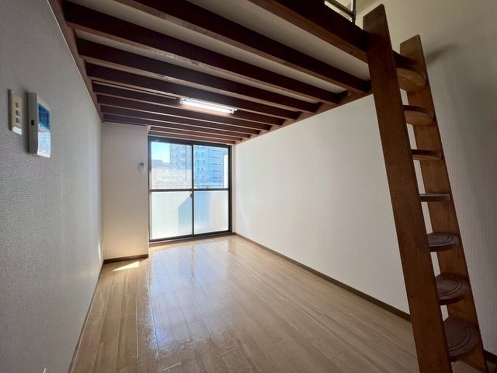 (2/25) 居室・リビング (2/25) 居室・リビング