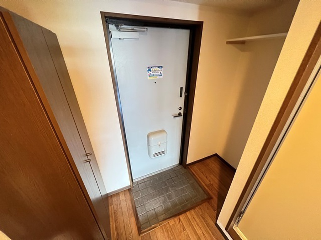 (8/25) 玄関 (8/25) 玄関