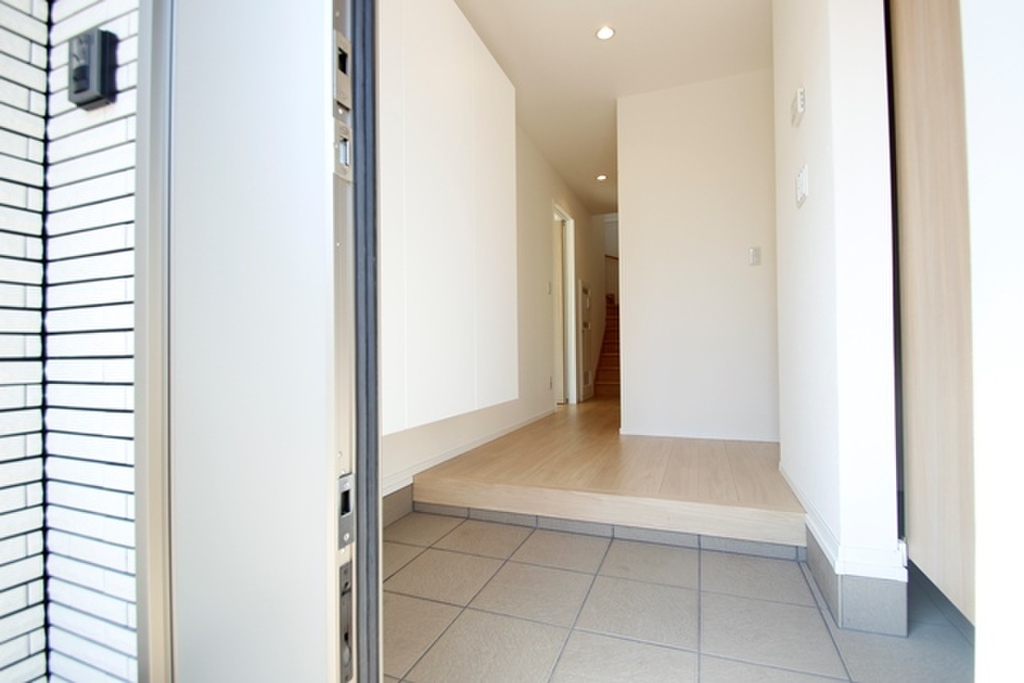 (6/30) 玄関 (6/30) 玄関