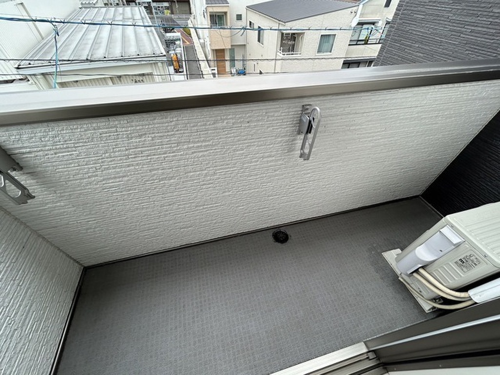 (13/22) バルコニー