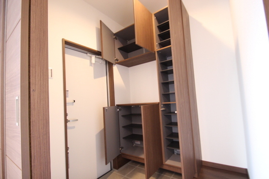 (22/32) 玄関 (22/32) 玄関