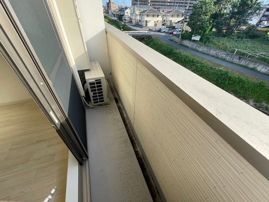 (12/23) バルコニー