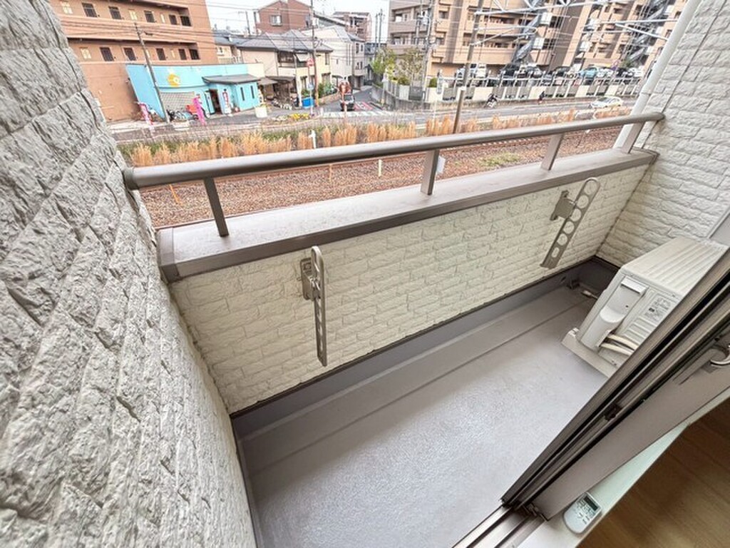 (13/28) バルコニー