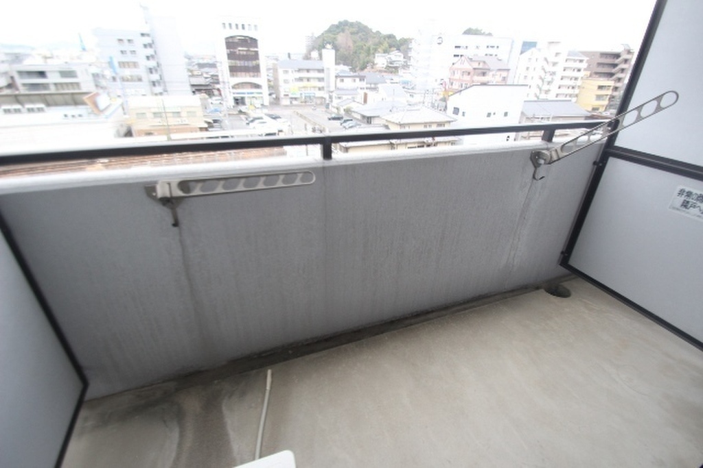 (13/21) バルコニー