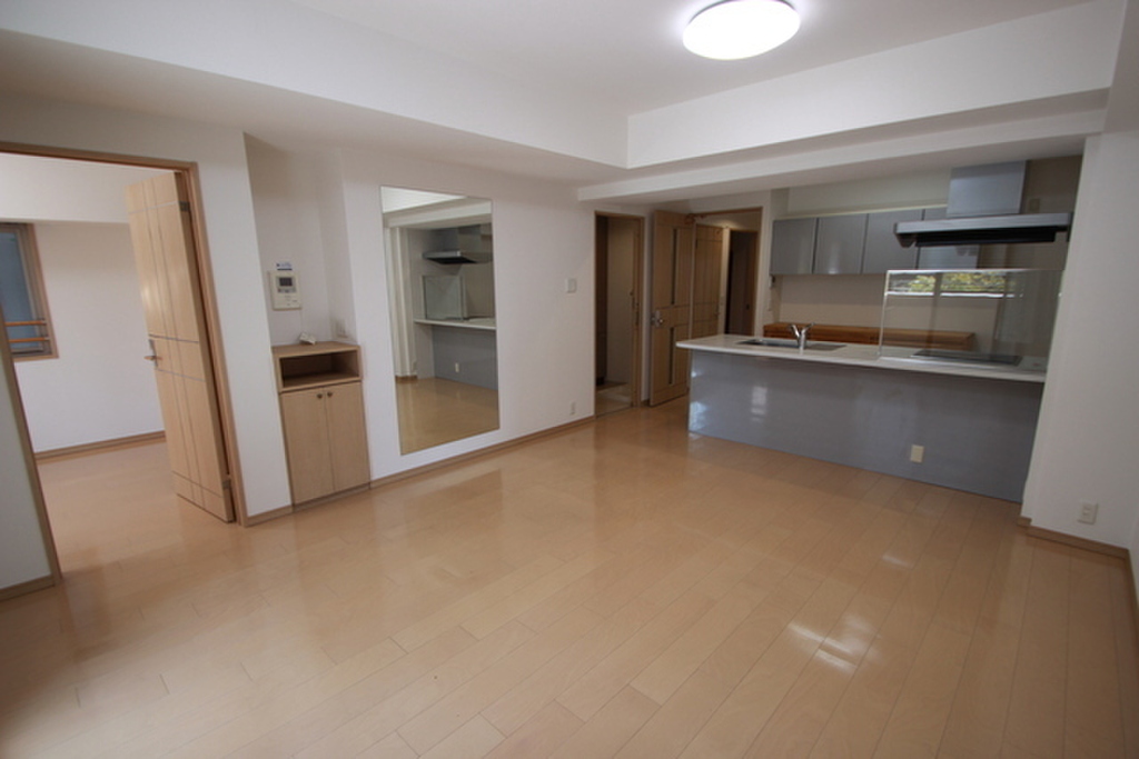 (2/18) 居室・リビング (2/18) 居室・リビング