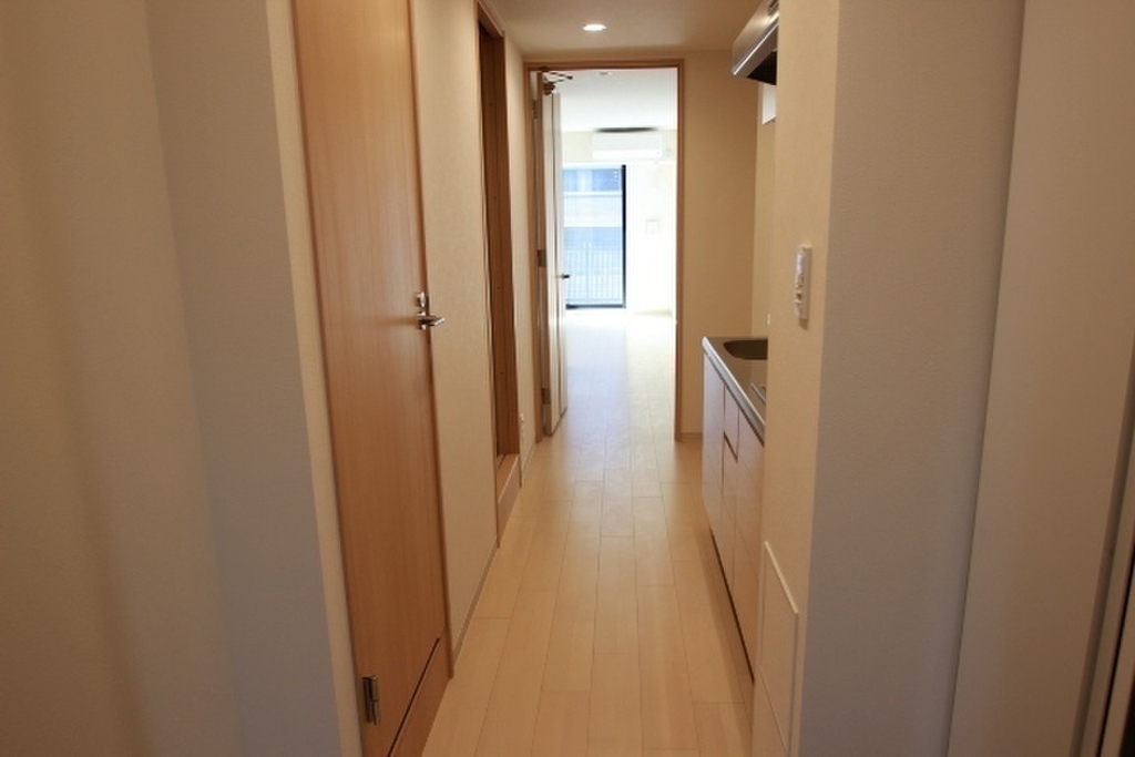 (8/18) 玄関 (8/18) 玄関