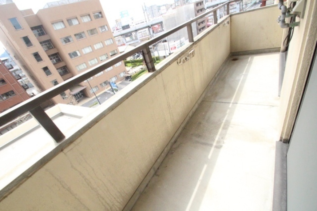 (8/16) バルコニー (8/16) バルコニー