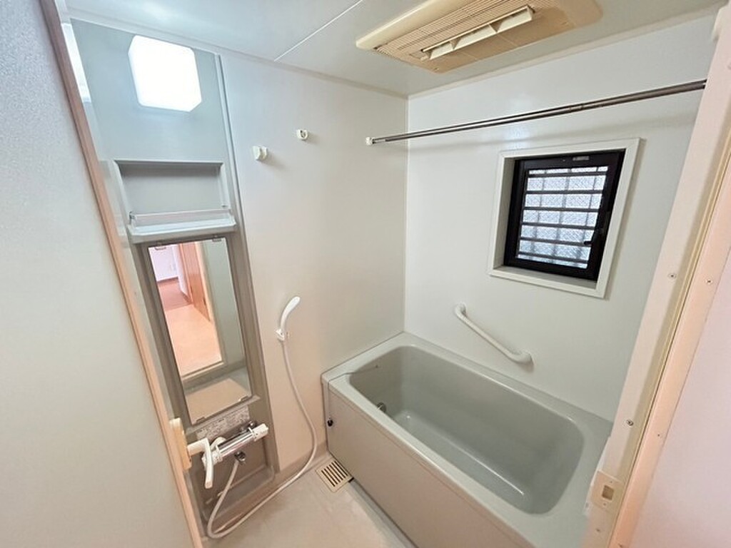 (8/24) 写真は別号室のものです。 (8/24) 写真は別号室のものです。