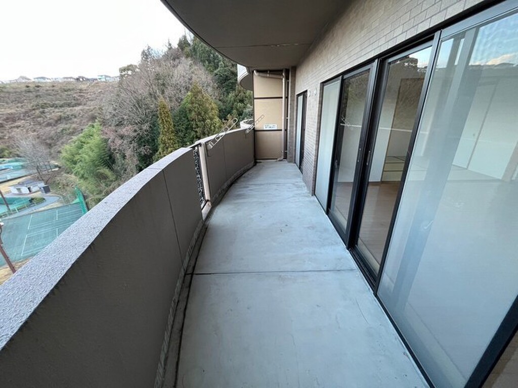 (13/25) バルコニー (13/25) バルコニー