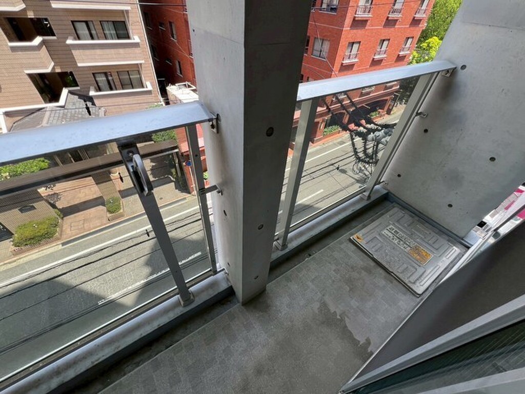 (13/24) バルコニー (13/24) バルコニー