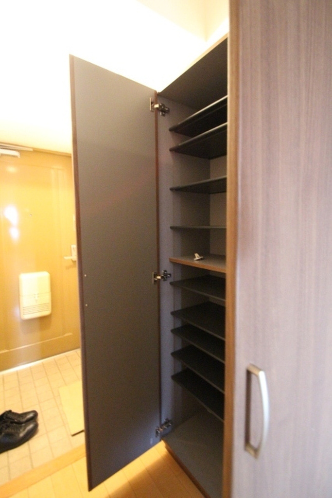 (8/17) 玄関 (8/17) 玄関