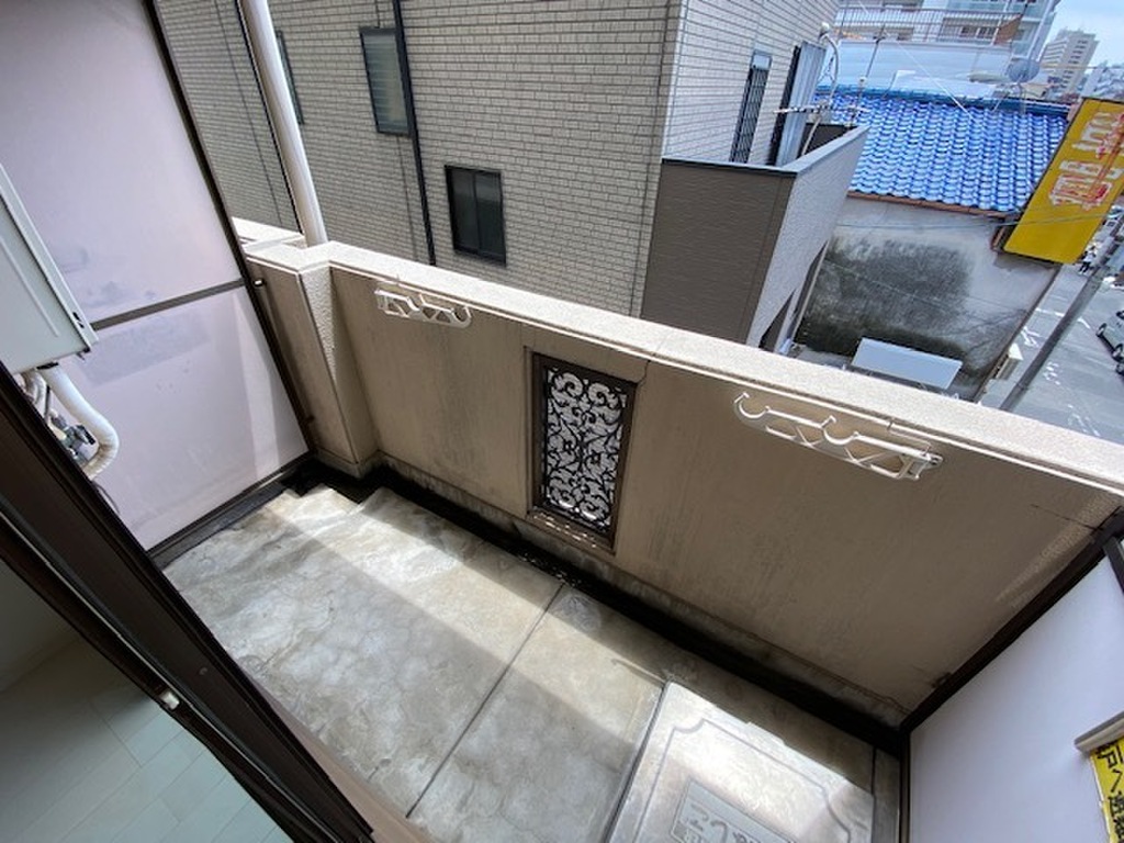 (12/23) バルコニー
