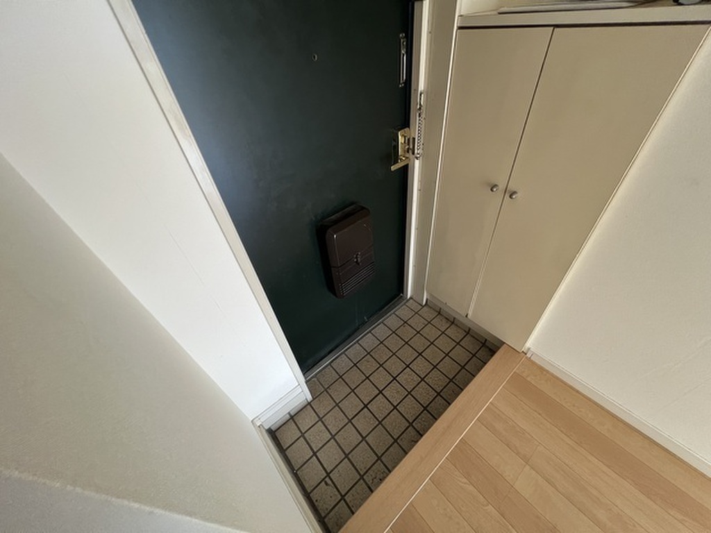 (12/24) 玄関 (12/24) 玄関