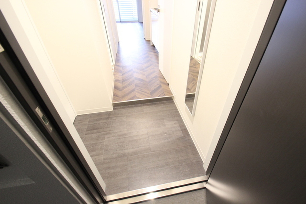 (12/18) 玄関 (12/18) 玄関