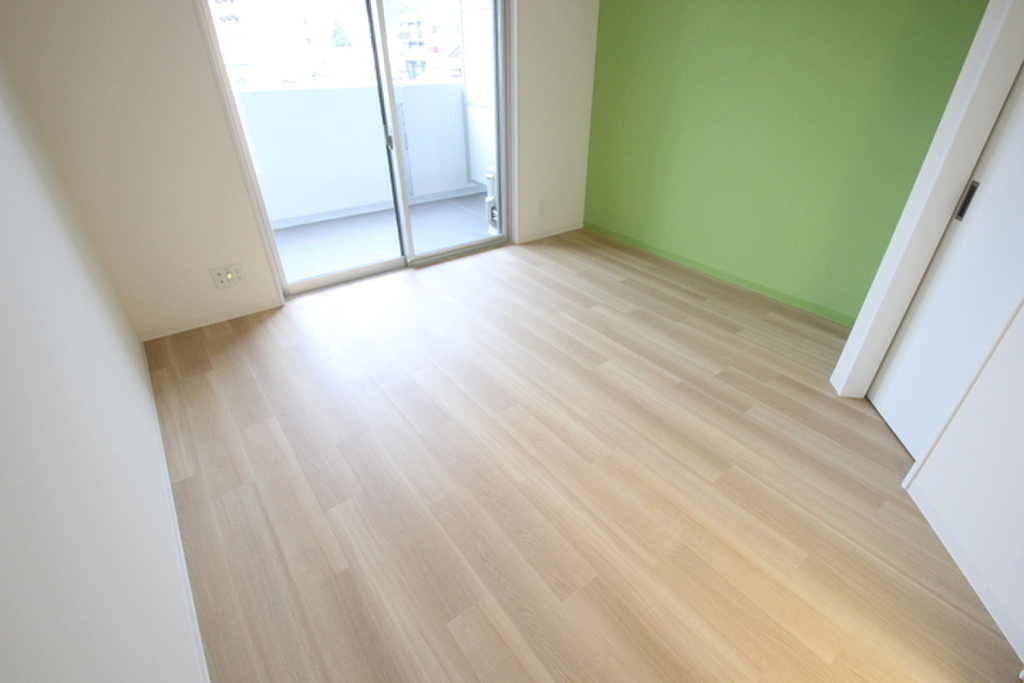 (2/16) 居室・リビング (2/16) 居室・リビング