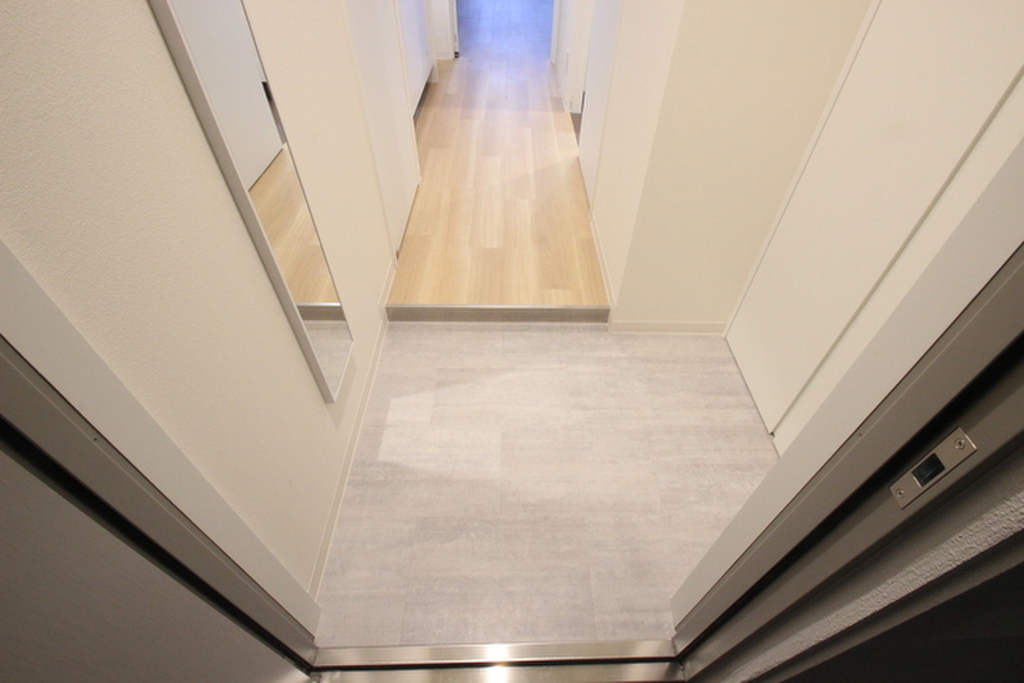 (10/16) 玄関 (10/16) 玄関